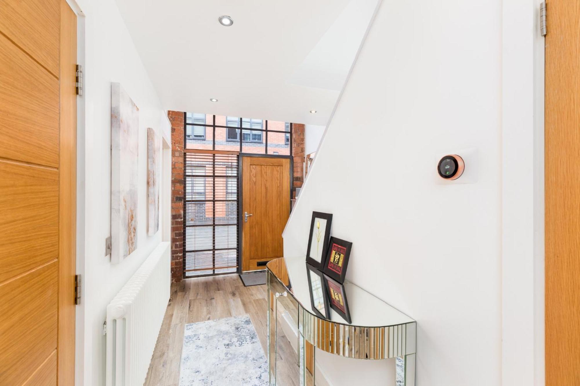 High End Luxury Townhouse In Jq, 4 Bedrooms, Flat Screen Tv In All Rooms, Free Parking, Near Birmingham City Centre Deposit Required Екстериор снимка