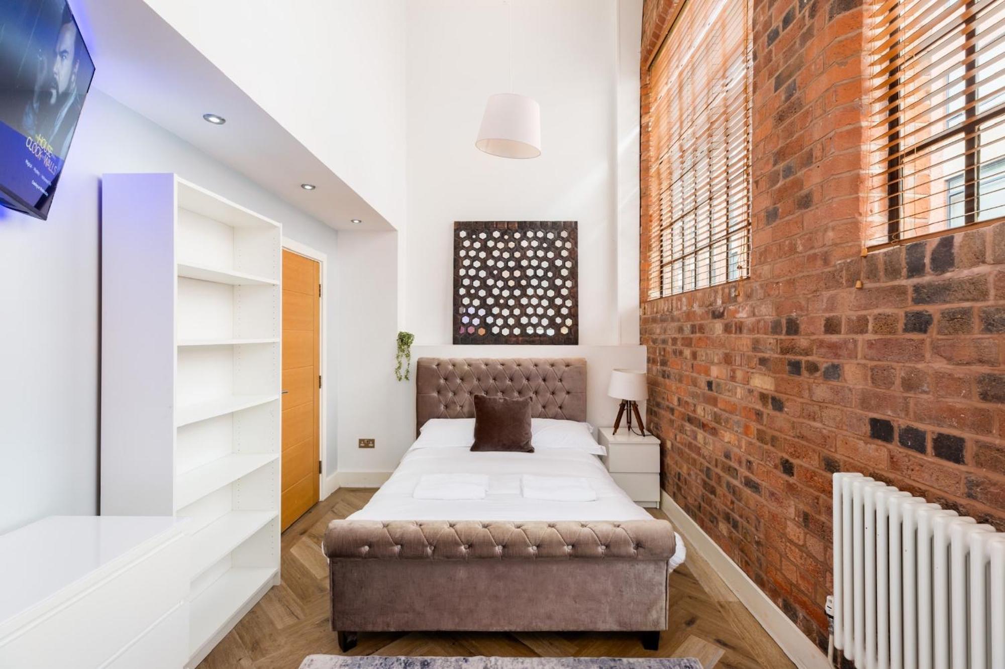 High End Luxury Townhouse In Jq, 4 Bedrooms, Flat Screen Tv In All Rooms, Free Parking, Near Birmingham City Centre Deposit Required Екстериор снимка