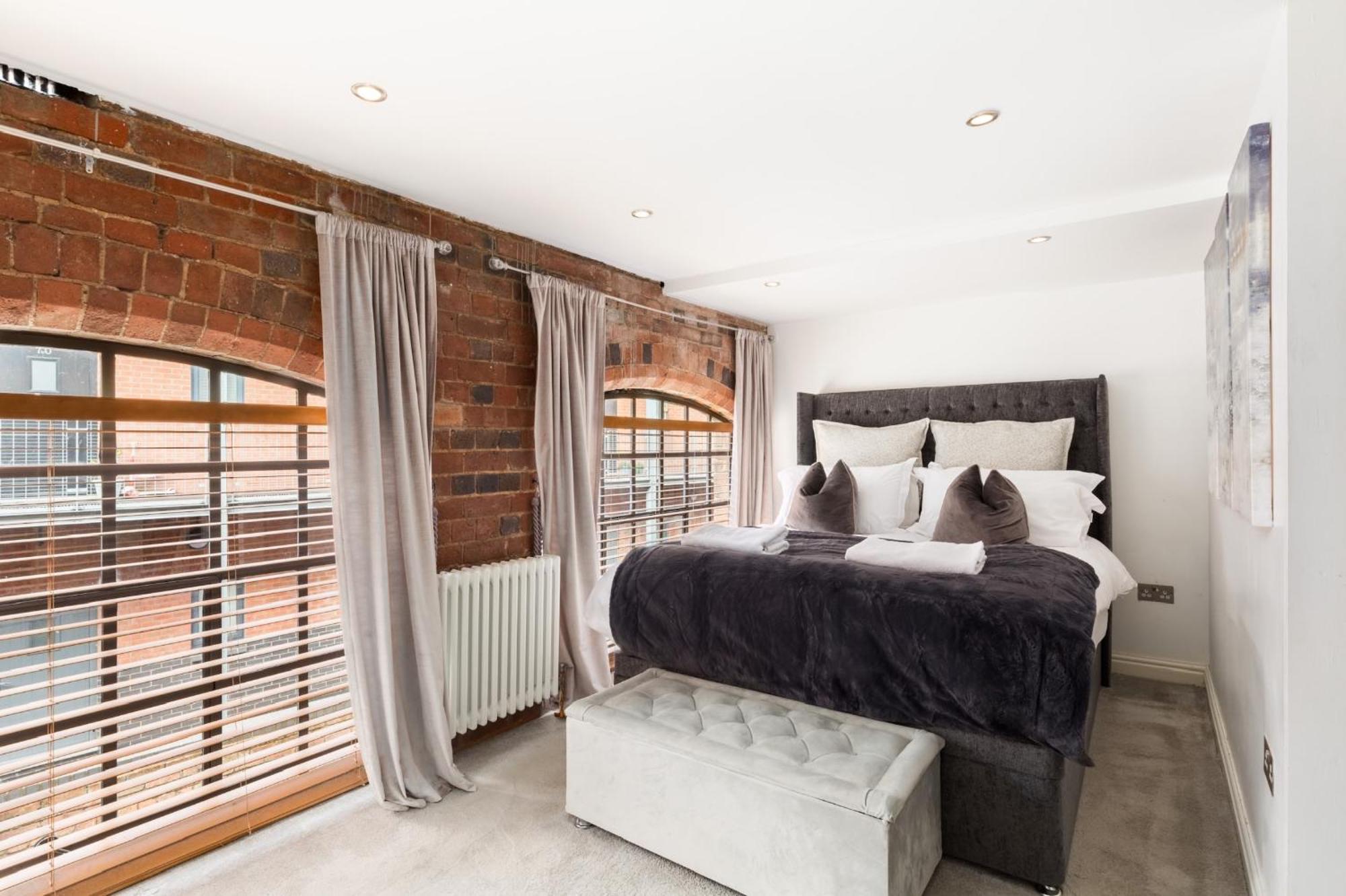 High End Luxury Townhouse In Jq, 4 Bedrooms, Flat Screen Tv In All Rooms, Free Parking, Near Birmingham City Centre Deposit Required Екстериор снимка