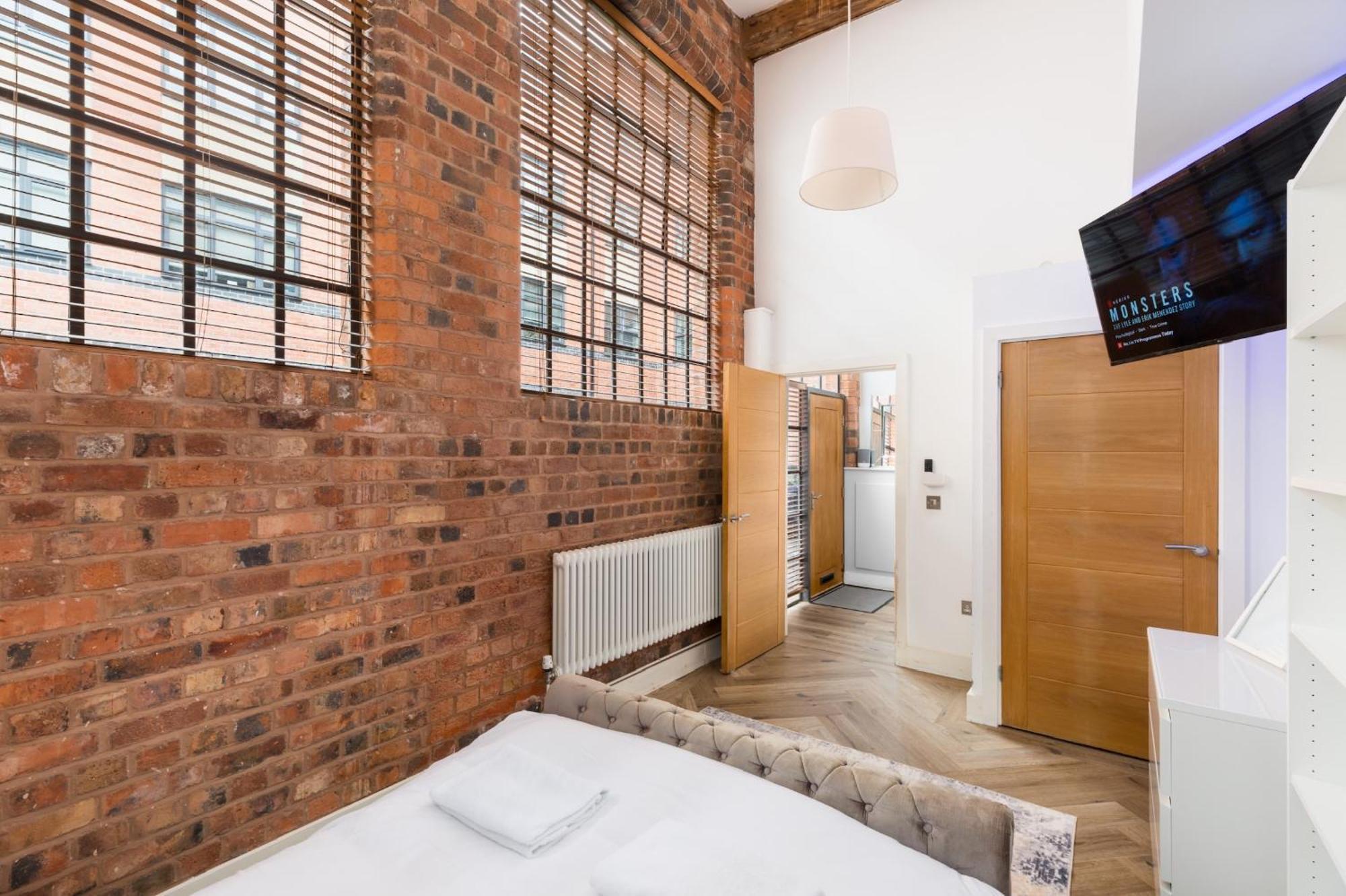 High End Luxury Townhouse In Jq, 4 Bedrooms, Flat Screen Tv In All Rooms, Free Parking, Near Birmingham City Centre Deposit Required Екстериор снимка