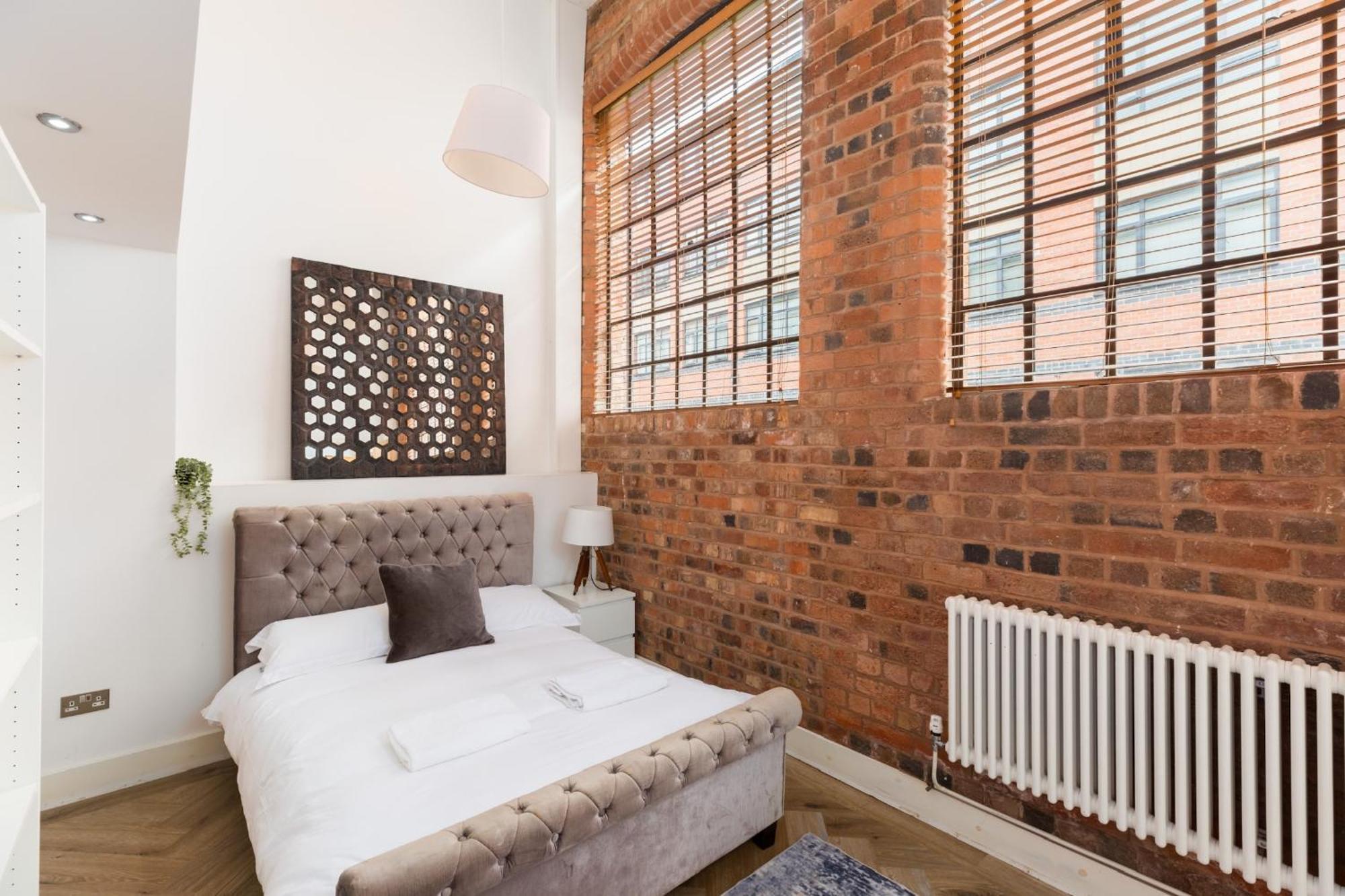 High End Luxury Townhouse In Jq, 4 Bedrooms, Flat Screen Tv In All Rooms, Free Parking, Near Birmingham City Centre Deposit Required Екстериор снимка