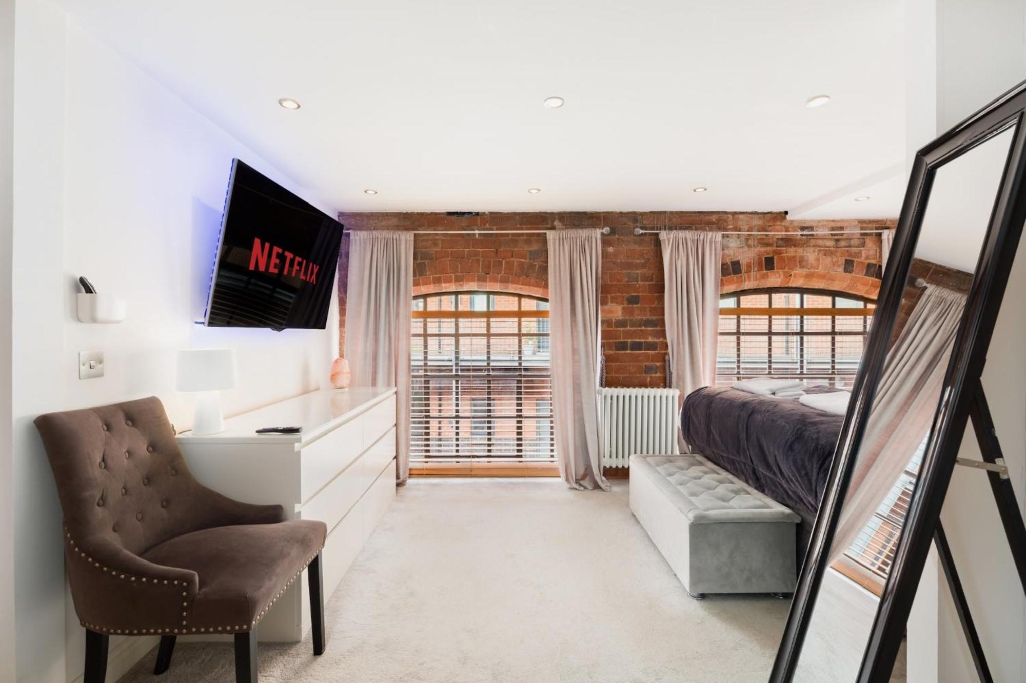 High End Luxury Townhouse In Jq, 4 Bedrooms, Flat Screen Tv In All Rooms, Free Parking, Near Birmingham City Centre Deposit Required Екстериор снимка